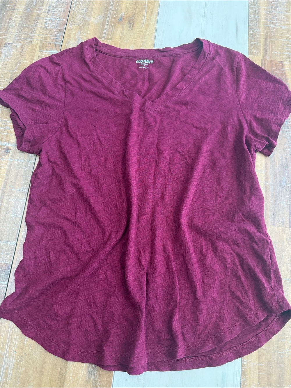 Old Navy Women's Short Sleeve V-Neck Tee - Burgundy. B2